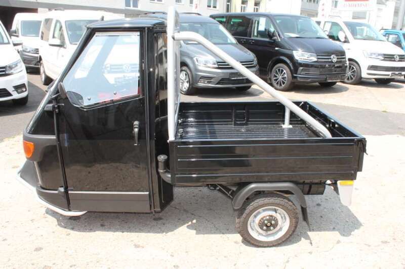 Schwarz Neu 2024 Piaggio APE SUV | 7.899 € - Bild 1/4
