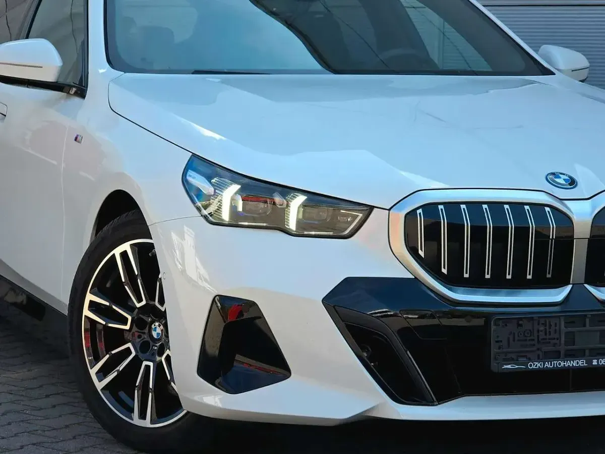 Gebraucht BMW 530e M Sport 299 PS (219 kW) 2025 Weiß Limousine
