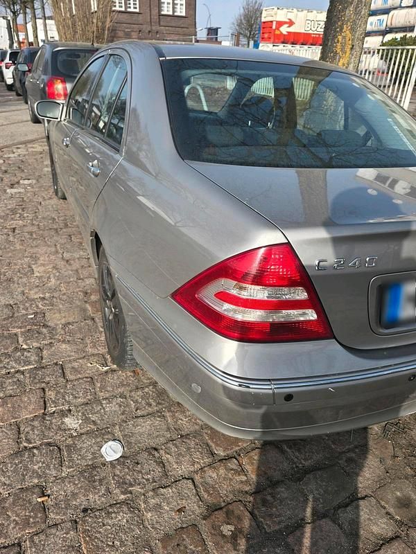 Gebraucht Mercedes C240 170 PS (125 kW) 2004 Gold Limousine