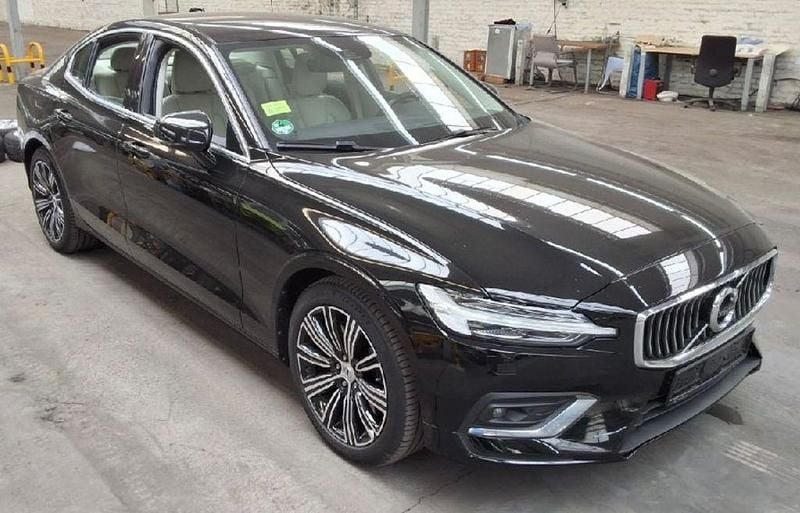Schwarz Gebraucht 2020 Volvo S60 Inscription Limousine | 20.999 € - Bild 1/4