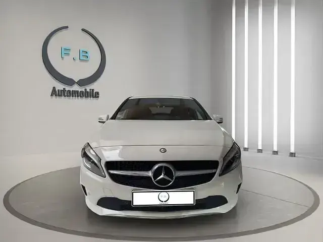Gebraucht Mercedes A180 122 PS (89 kW) 2014 Weiß Limousine