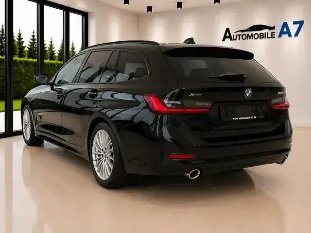 Gebraucht BMW 320 Sport Line 190 PS (139 kW) 2022 Schwarz Limousine