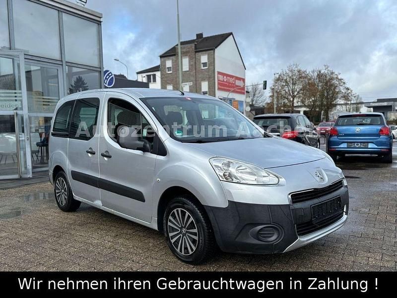Gebraucht Peugeot Partner Tepee Active 92 PS (67 kW) 2012 Silber Van / Kleinbus