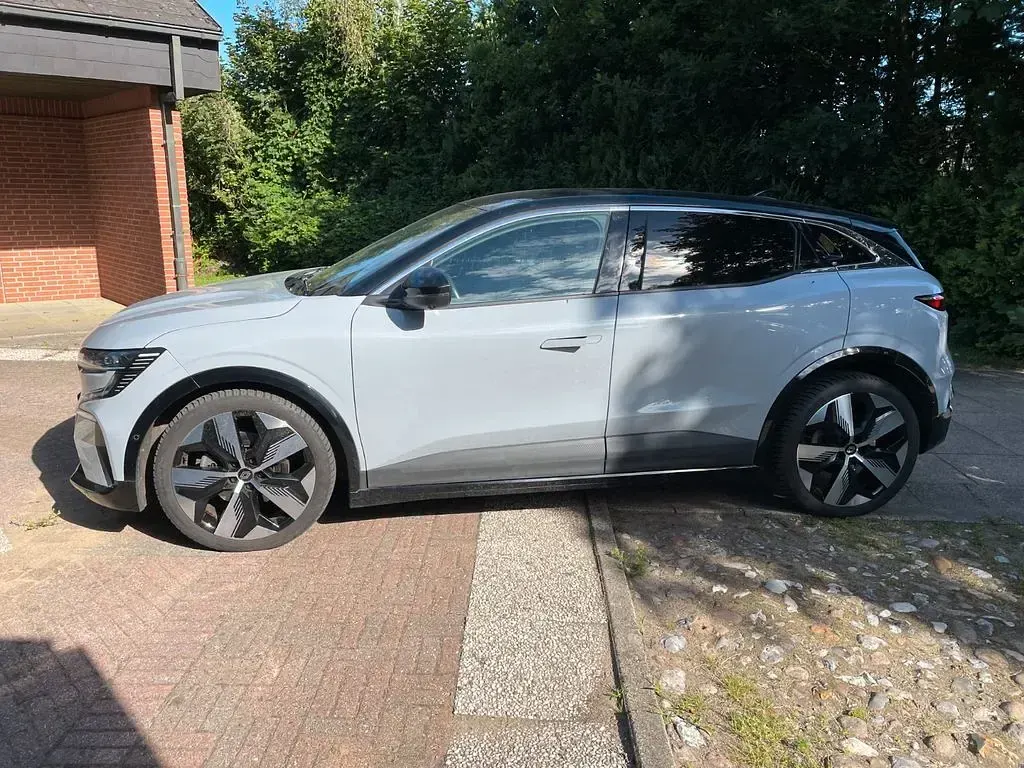 Gebraucht Renault Megane E-Tech Techno 160 kW (218 PS) 2023 Grau Limousine