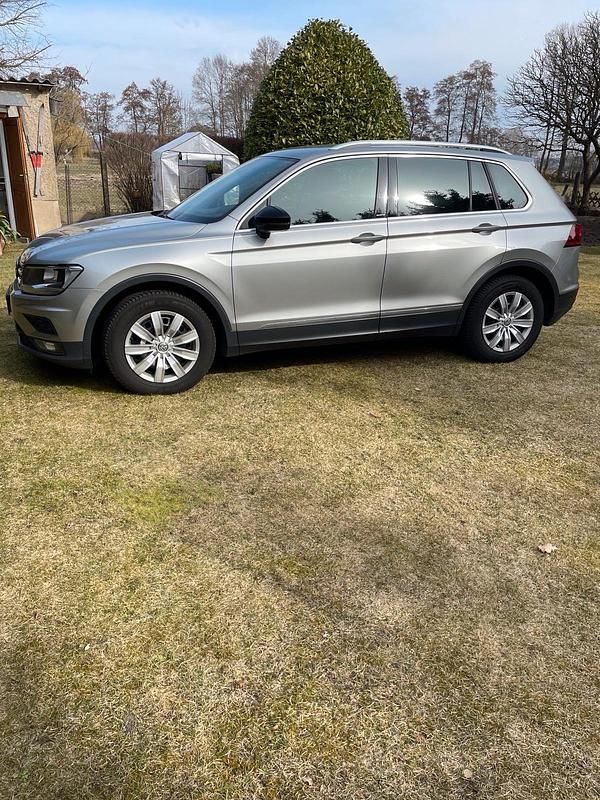 Gebraucht VW Tiguan 150 PS (110 kW) 2020 Silber SUV