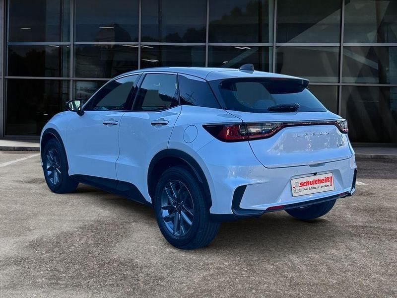 Neu Lexus LBX 136 PS (100 kW) 2025 Weiß SUV