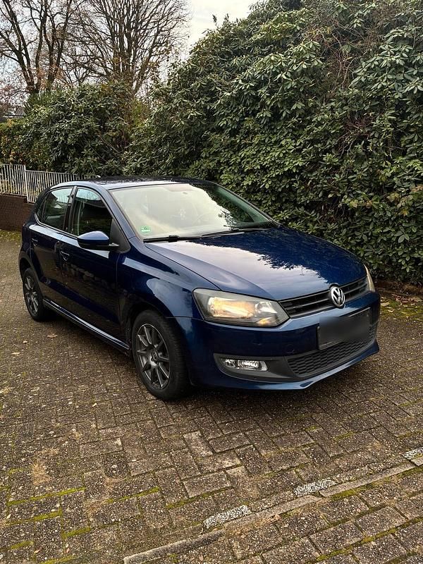 Blau Gebraucht 2012 VW Polo Limousine | 4.900 € (Superpreis) - Bild 1/4
