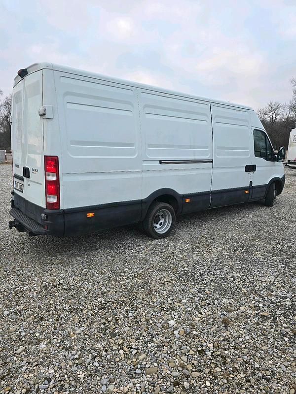 Gebraucht Iveco Daily 136 PS (100 kW) 2011 Weiß Van / Kleinbus