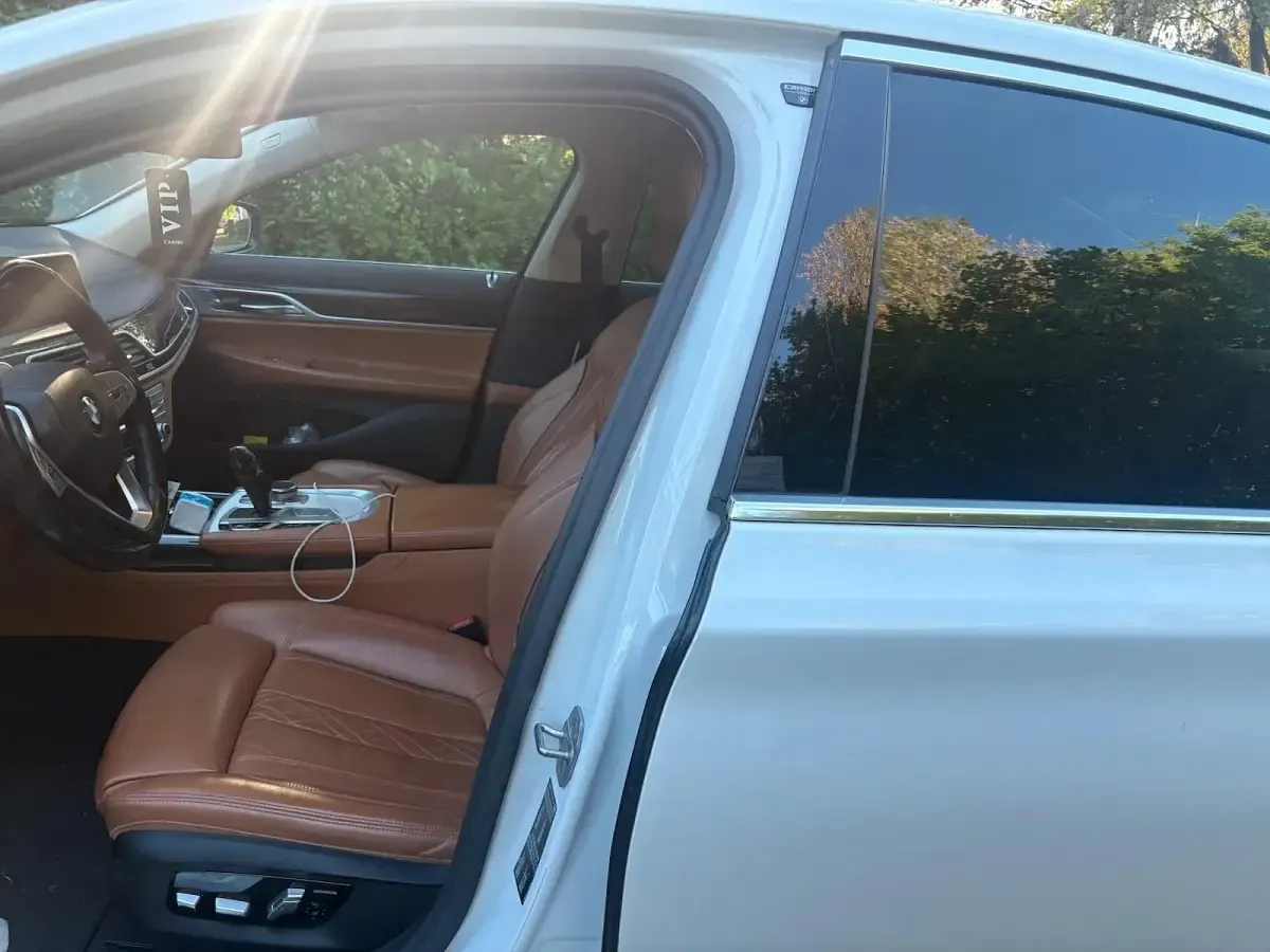 Gebraucht BMW 730 265 PS (194 kW) 2020 Weiß Limousine