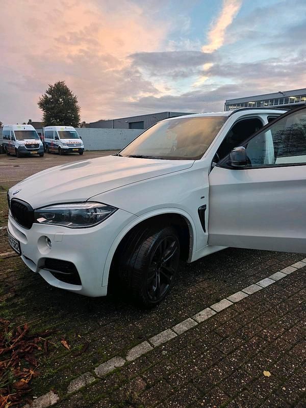 Gebraucht BMW X5 M50 381 PS (280 kW) 2015 Weiß SUV
