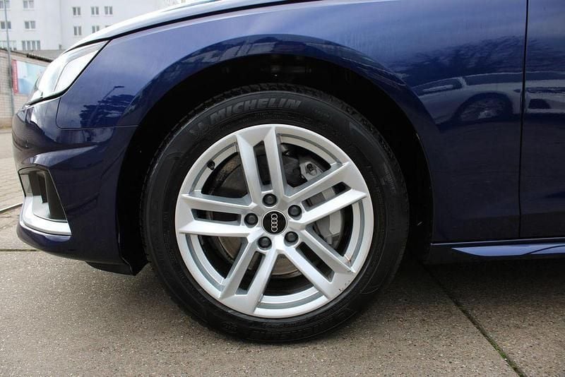 Gebraucht Audi A4 Advanced 204 PS (150 kW) 2021 Blau Limousine