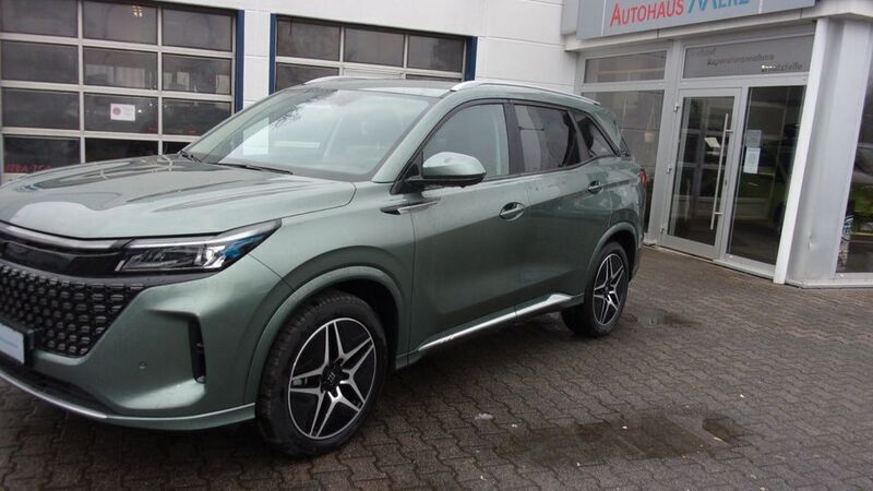 Neu DFSK E5 177 PS (130 kW) 2025 Grün SUV