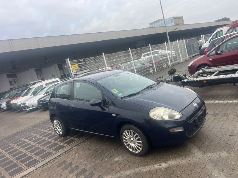 Blau Gebraucht 2014 Fiat Punto Kleinwagen | 1.699 € (Superpreis) - Bild 1/4