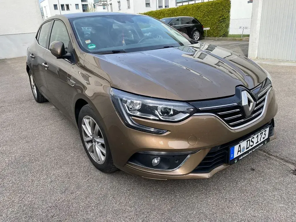 Usata Renault Mégane Play 110 CV (80 kW) 2017 Marrone Berlina