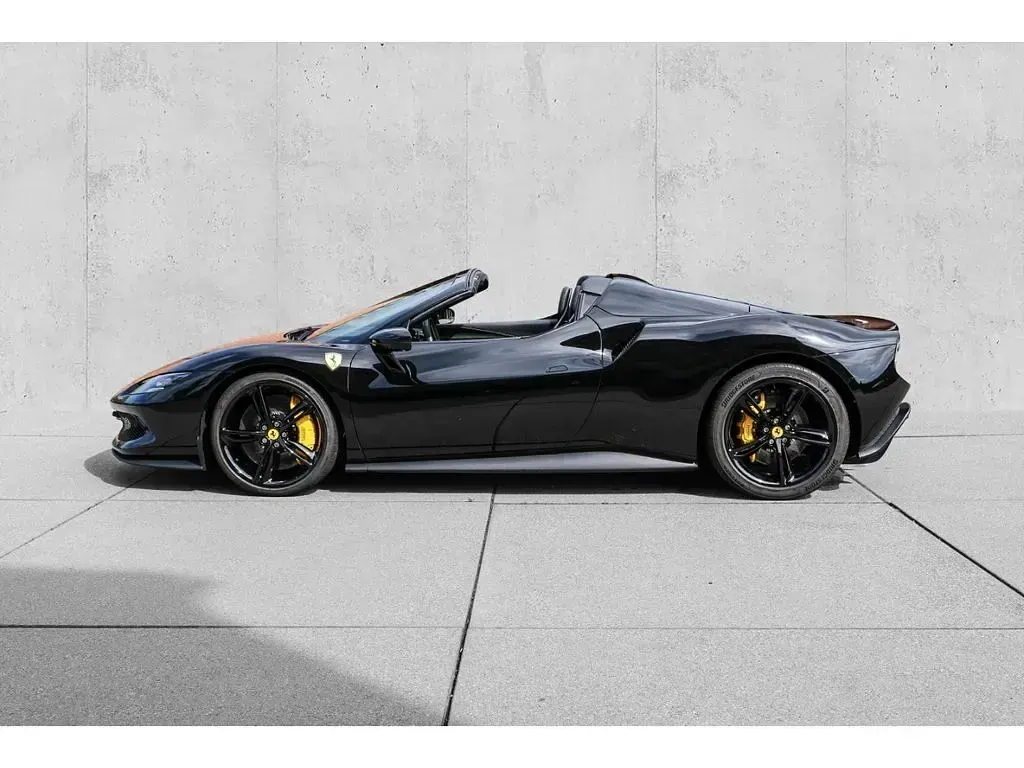 Gebraucht Ferrari 296 829 PS (609 kW) 2025 Schwarz Coupé