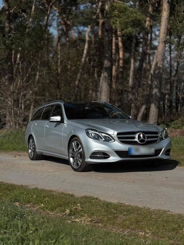 Gebraucht Mercedes E250 204 PS (150 kW) 2015 Silber Kombi