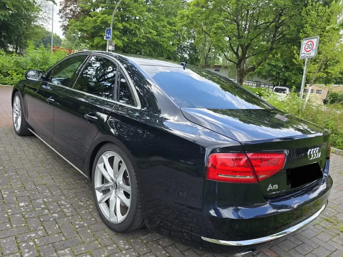 Gebraucht Audi A8 Comfort 351 PS (258 kW) 2012 Blau Limousine
