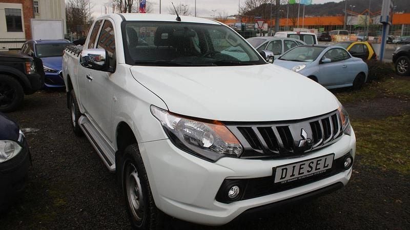 Gebraucht Mitsubishi L200 154 PS (113 kW) 2019 Weiß Abholung