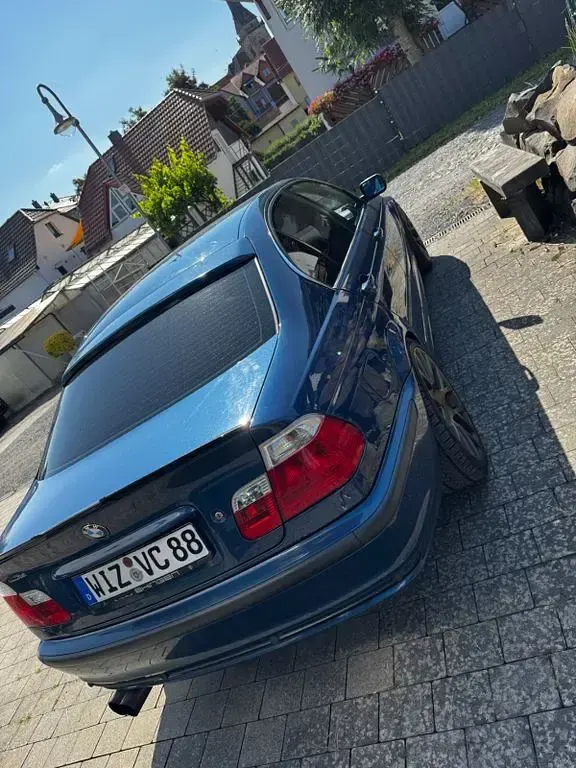 Gebraucht BMW 325 Performance 192 PS (141 kW) 2001 Blau Limousine