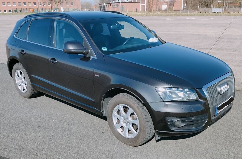 Grau Gebraucht 2011 Audi Q5 Sport SUV | 18.499 € (Teuer) - Bild 1/4
