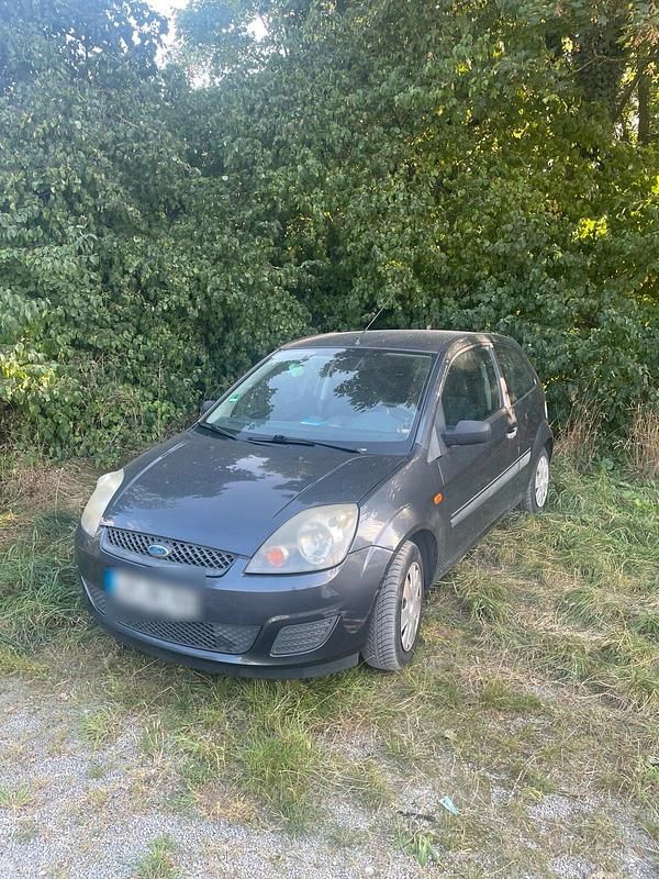 Grau Gebraucht 2007 Ford Fiesta Kleinwagen | 800 € (Guter Preis) - Bild 1/4