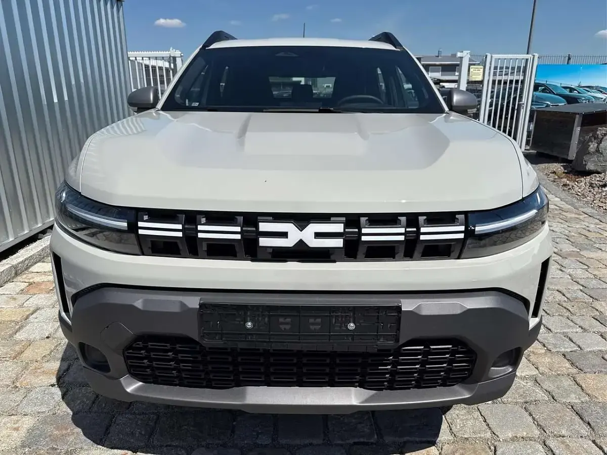 Neu Dacia Duster Expression 140 PS (102 kW) 2026 Sandstonebeige metallic SUV