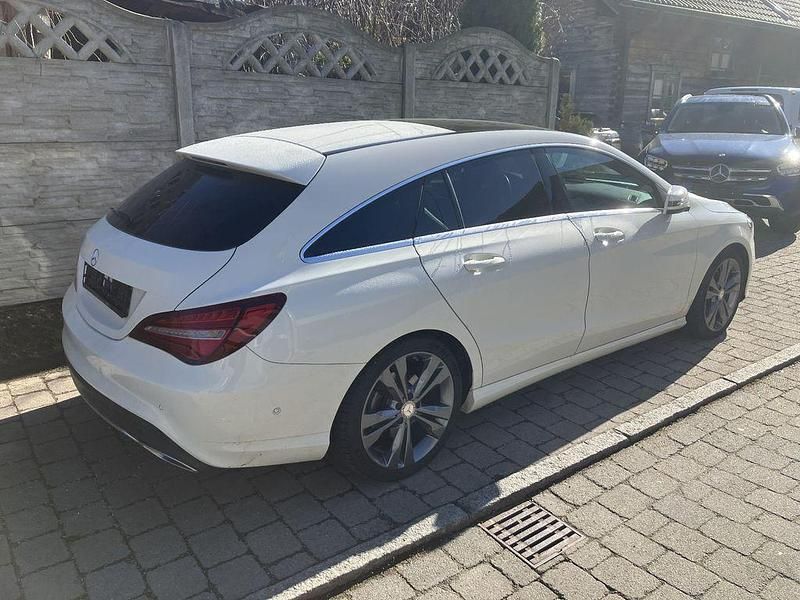 Gebraucht Mercedes CLA180 122 PS (89 kW) 2016 Weiß Limousine