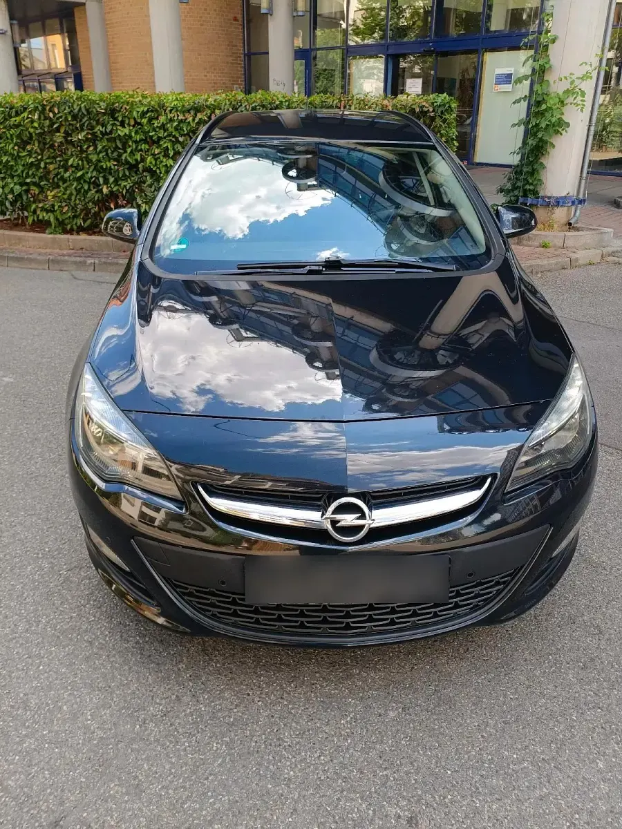 Gebraucht Opel Astra 140 PS (102 kW) 2015 Schwarz Kombi