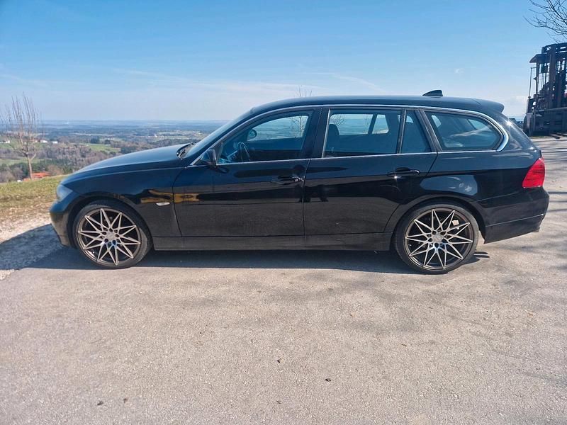 Gebraucht BMW 325 218 PS (160 kW) 2007 Schwarz Kombi