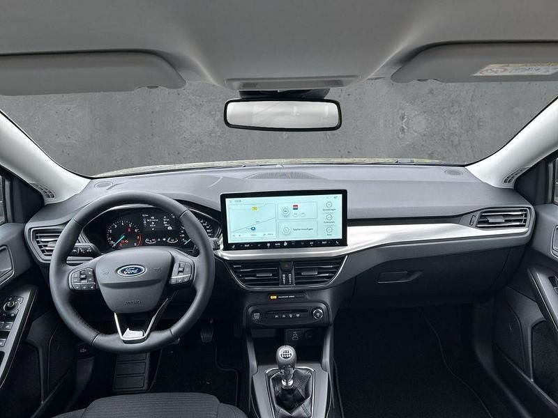 Neu Ford Focus Titanium 125 PS (91 kW) 2025 Grau Limousine