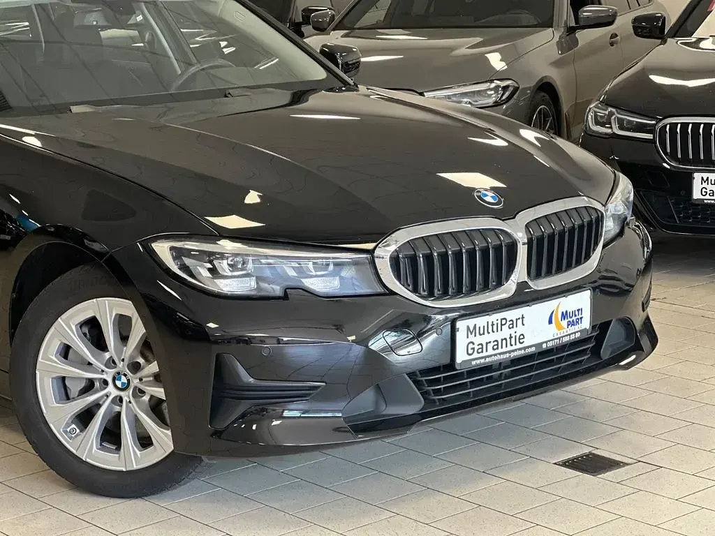 Gebraucht BMW 330 Performance 252 PS (185 kW) 2020 Schwarz Limousine