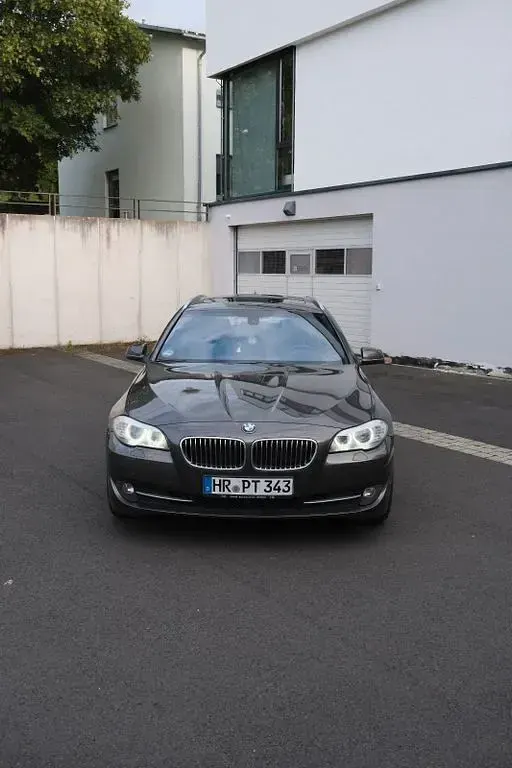 Gebraucht BMW 520 184 PS (135 kW) 2011 Braun Kombi