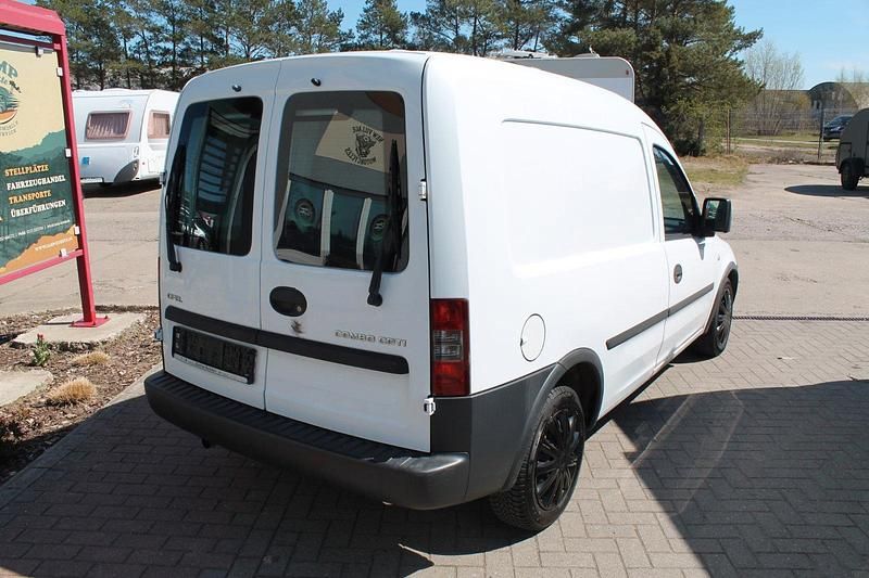 Second-hand Opel Combo 75 CP (55 kW) 2008 Alb Monovolum