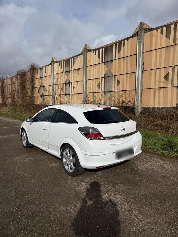 Gebraucht Opel Astra GTC Sport 116 PS (85 kW) 2009 Weiß Coupé