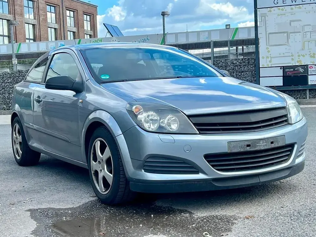 Gebraucht Opel Astra GTC Edition 90 PS (66 kW) 2006 Silber Limousine