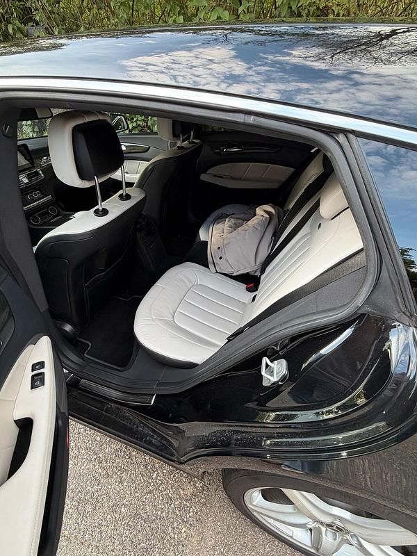 Gebraucht Mercedes CLS350 Shooting Brake 265 PS (194 kW) 2012 Schwarz Kombi