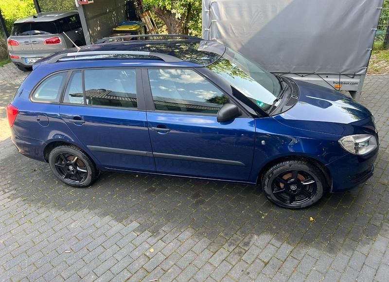 Blau Gebraucht 2013 Skoda Fabia Kombi | 3.900 € (Guter Preis) - Bild 1/2