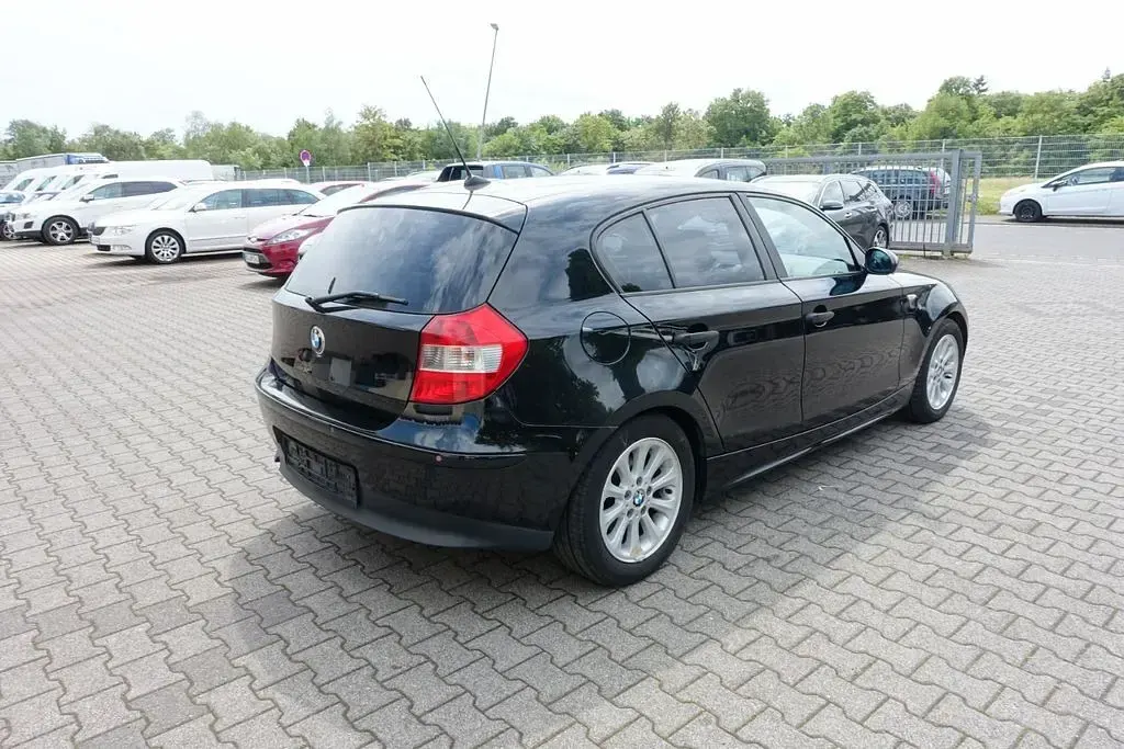 Gebraucht BMW 118 Advantage 122 PS (89 kW) 2007 Schwarz Kleinwagen