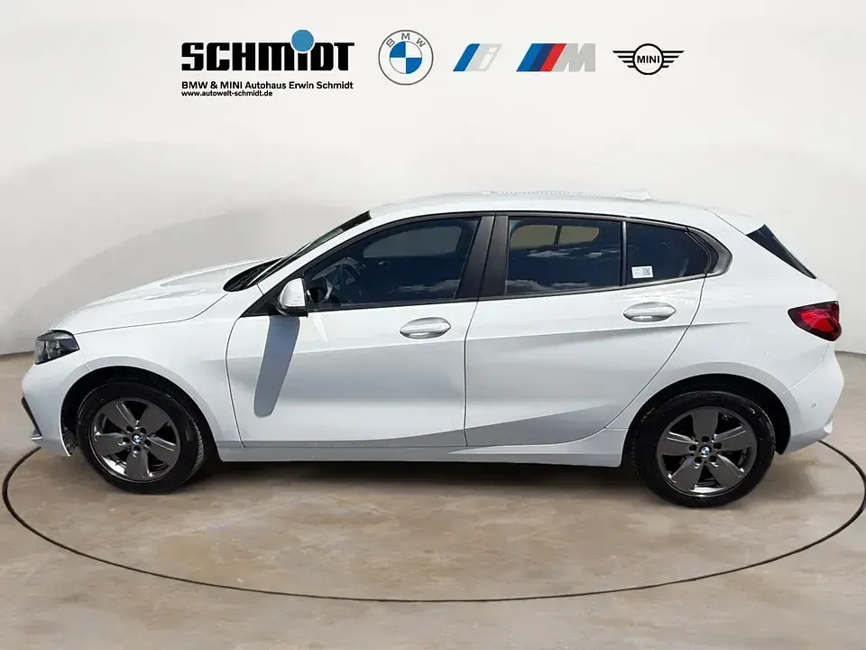 Gebraucht BMW 118 Advantage 150 PS (110 kW) 2023 (sonderfarbe)  alpinweiß uni Kleinwagen