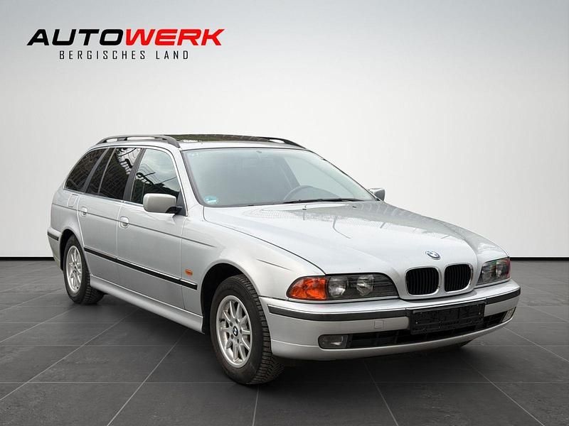 Gebraucht BMW 520 150 PS (110 kW) 2000 Silber Kombi