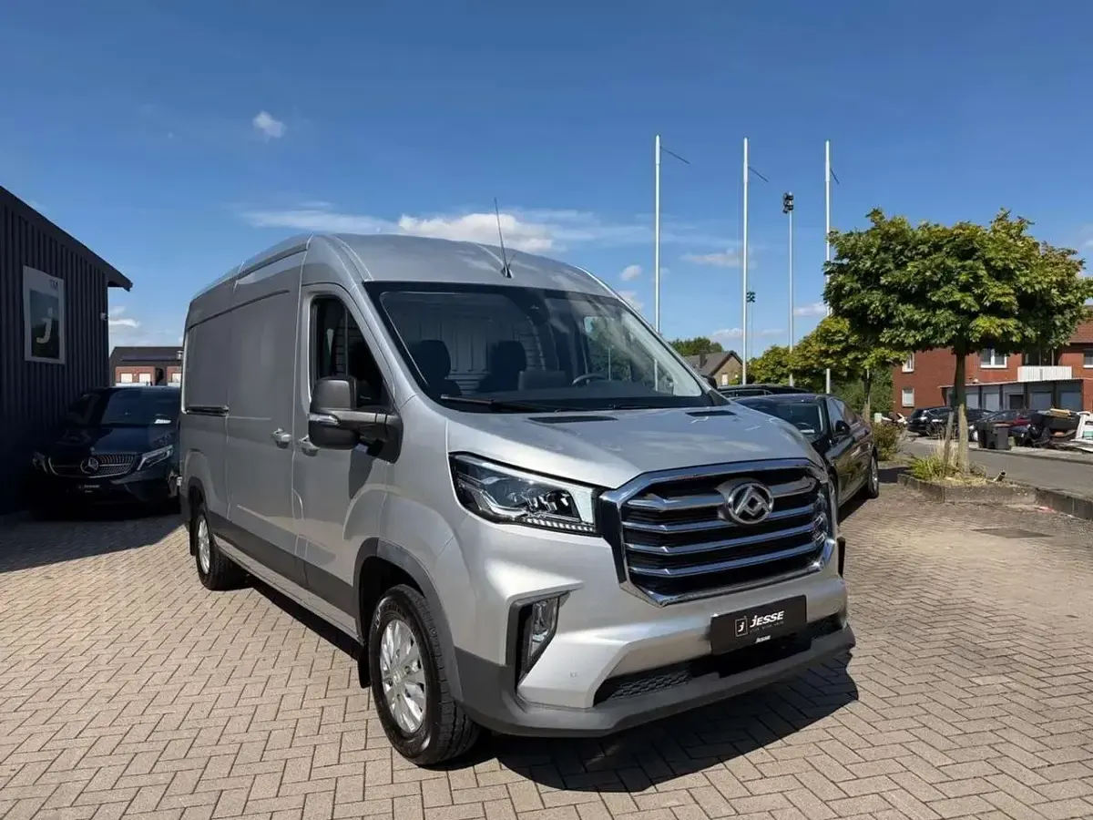 Gebraucht Maxus V90 148 PS (108 kW) 2024 Silber Van