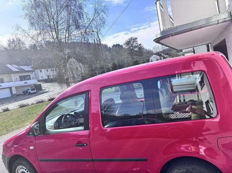 Usata VW Caddy 102 CV (75 kW) 2005 Rosso Monovolume
