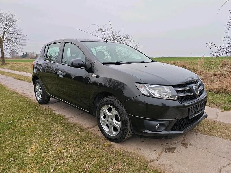 Gebraucht Dacia Sandero 90 PS (66 kW) 2013 Schwarz Kleinwagen