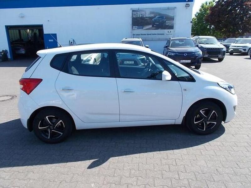 Second-hand Hyundai ix20 90 CP (66 kW) 2014 Alb Hatchback