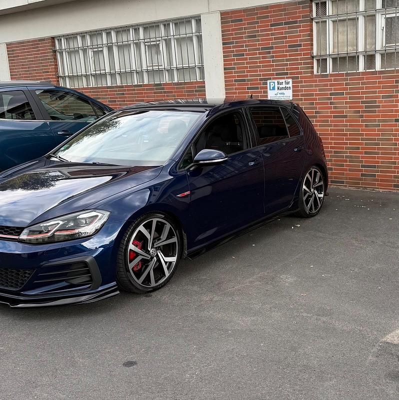 Gebraucht VW Golf VII GTI 245 PS (180 kW) 2019 Blau Kleinwagen