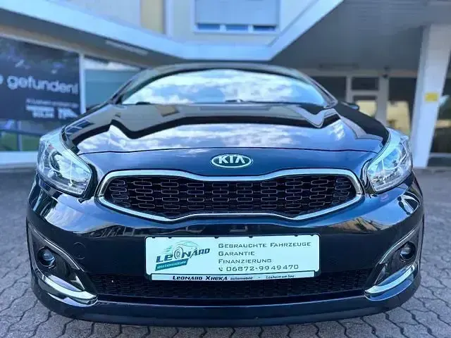 Używany Kia Ceed 135 KM (99 kW) 2015 Czarny Hatchback