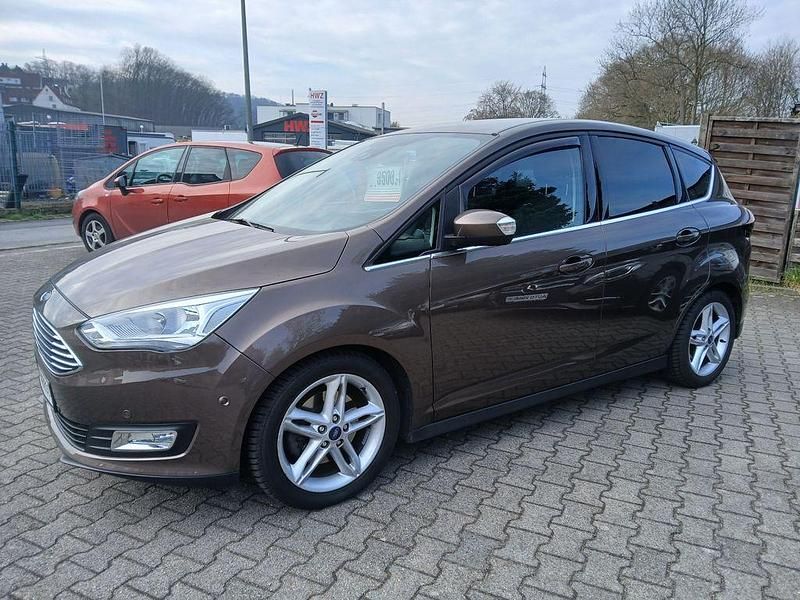 Gebraucht Ford C-MAX Titanium 150 PS (110 kW) 2017 Braun Van / Kleinbus