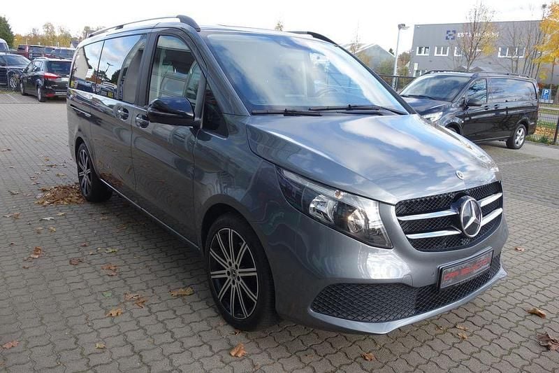 Gebraucht Mercedes V250 Night 190 PS (139 kW) 2022 Selenitgrau Van / Kleinbus