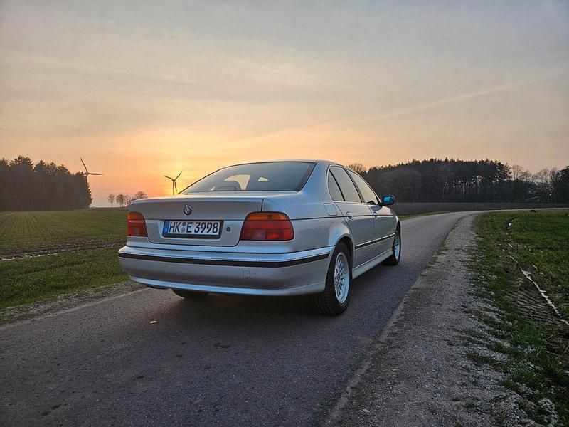 Gebraucht BMW 523 170 PS (125 kW) 1998 Silber Limousine