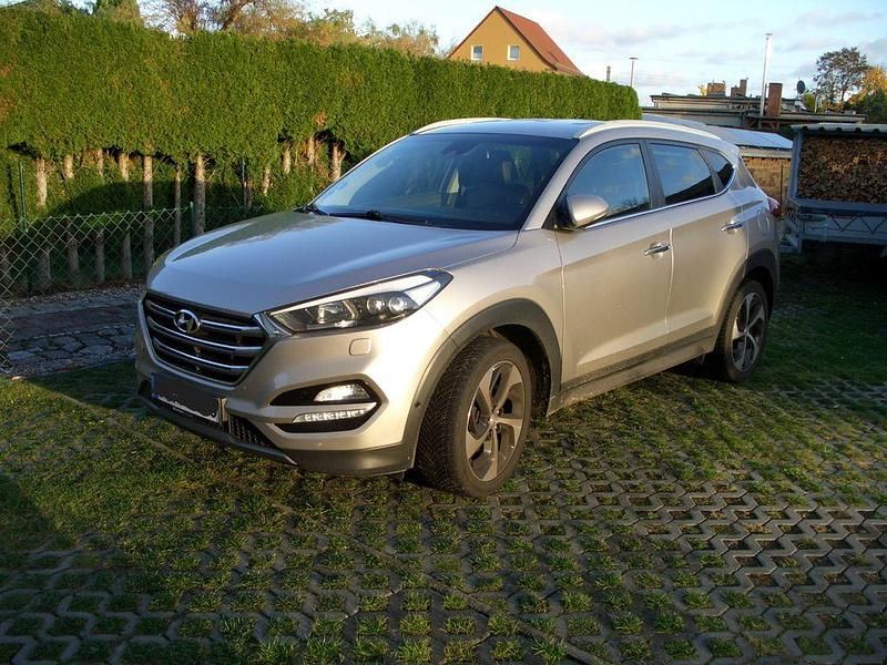Beige Gebraucht 2015 Hyundai Tucson Premium SUV | 15.900 € (Guter Preis) - Bild 1/4